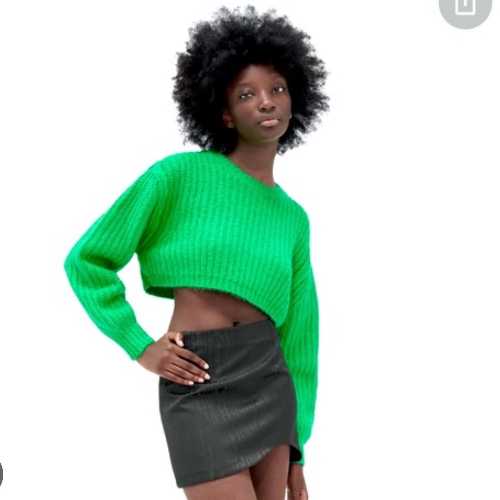 ZARA cropped green sweater
